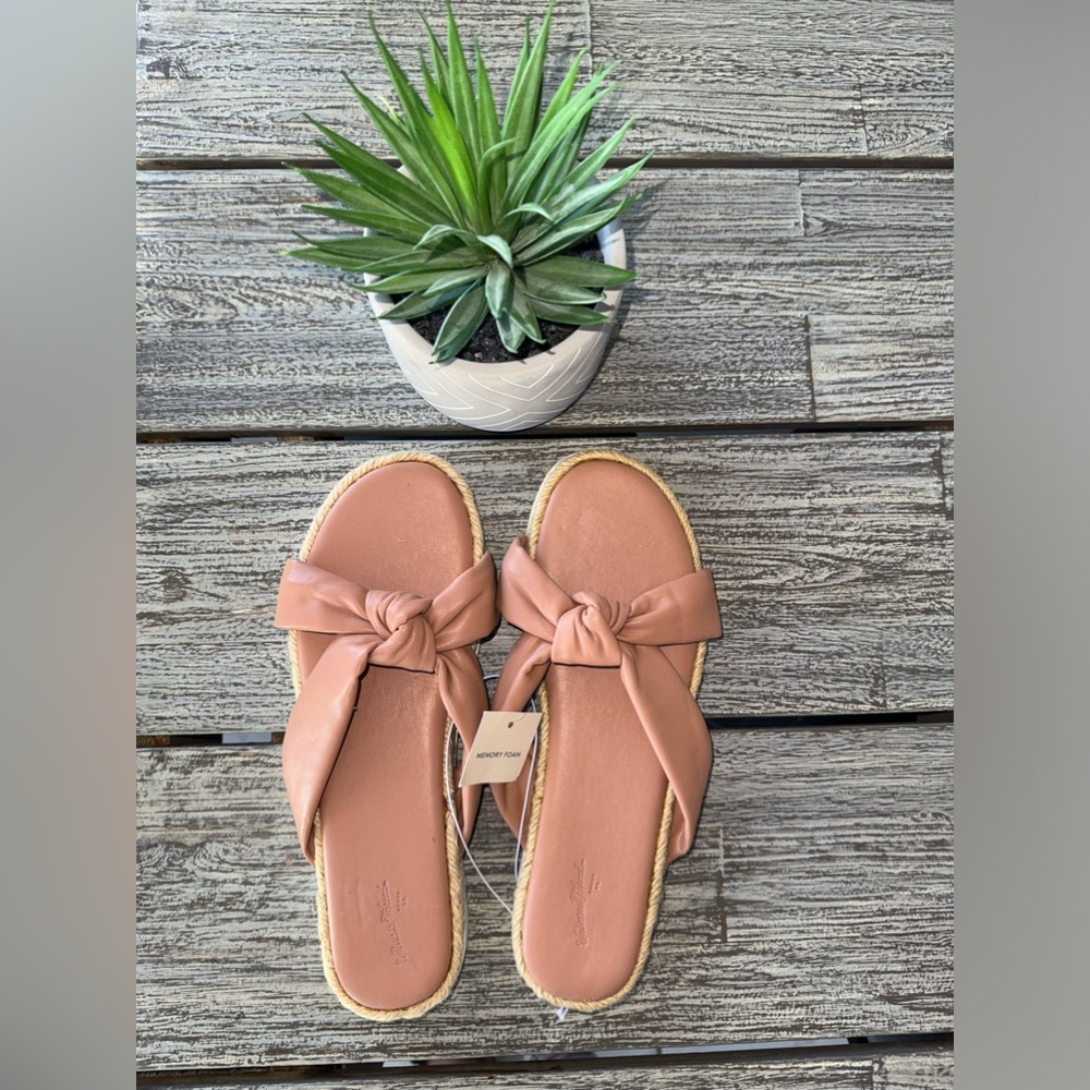 Women’s Universal Thread Brown Knot/Raffia Sandals/slides, Sz 10